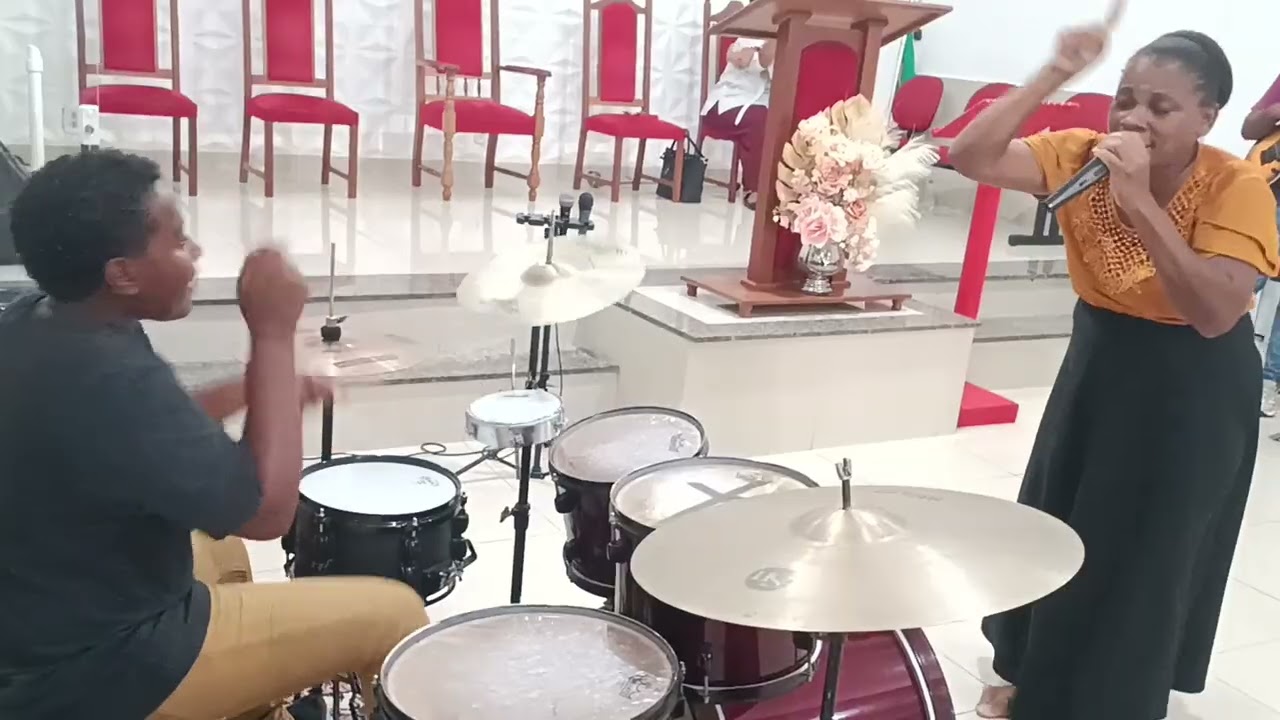Dia Com Deus 🙏🤚 corinho de fogo 🔥🥁🎸