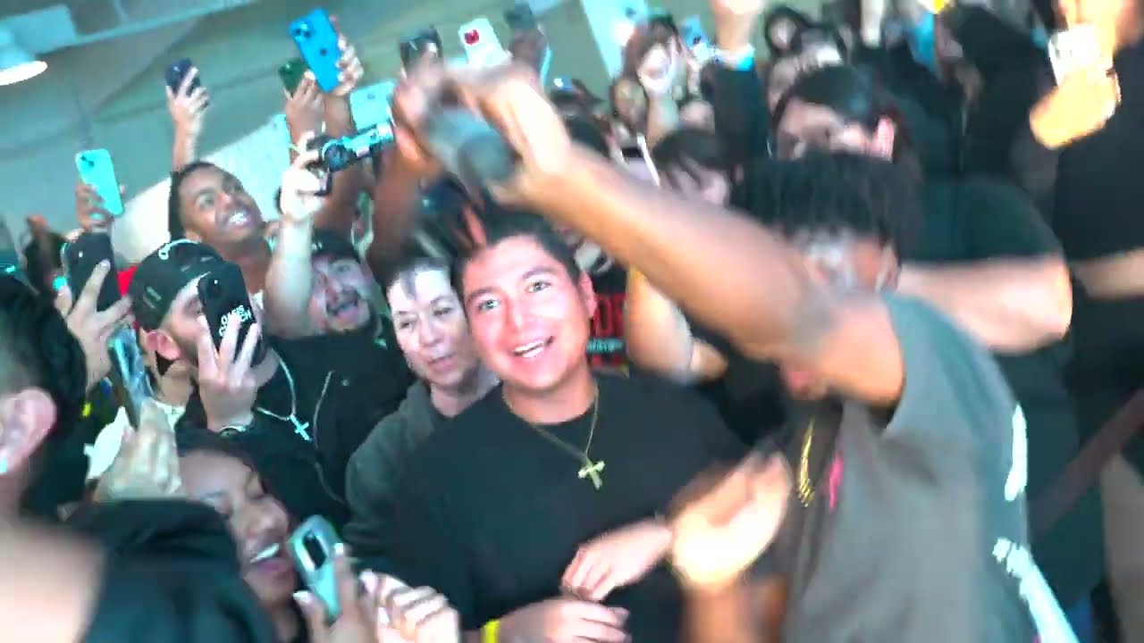 ALEX JEAN LIVE PERFORMANCE IN LA