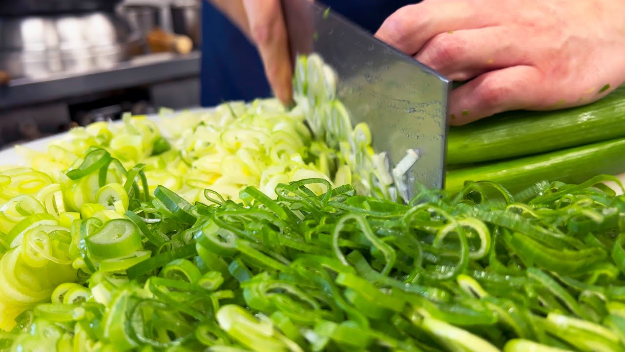 ねぎそば 　soft green leek with noodle.