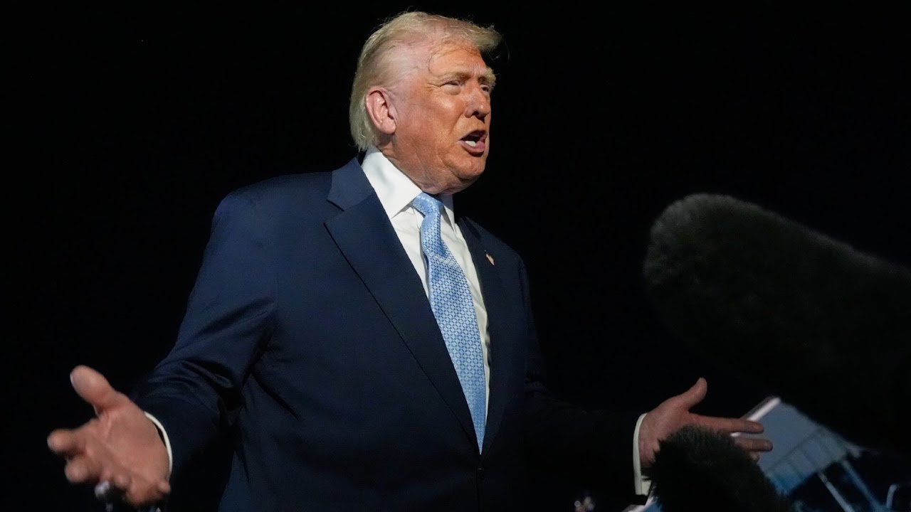 &laquo;Чуть не пролил кофе&raquo;: пост Трампа в Truth Social о Ормузском проливе.