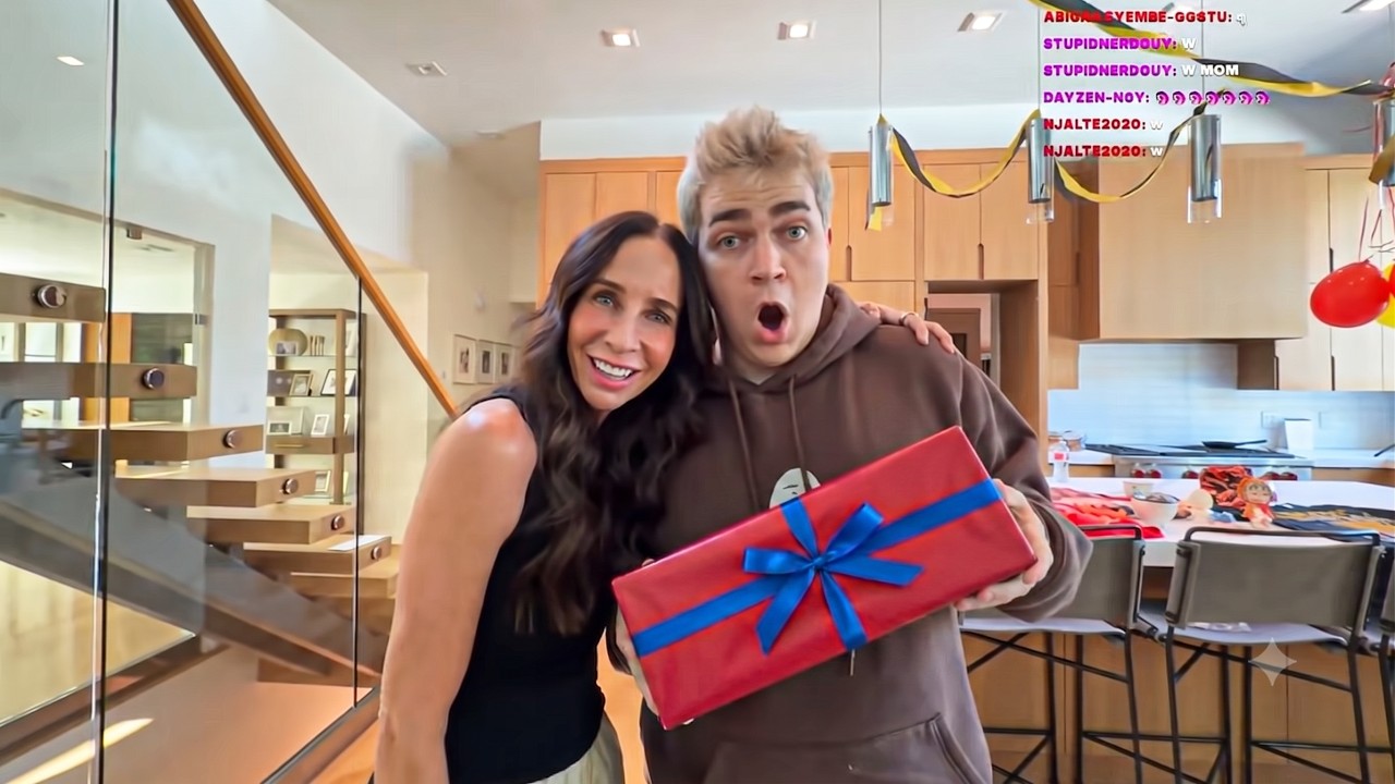 My FAMILY gave me BIRTHDAY PRESENTS!!