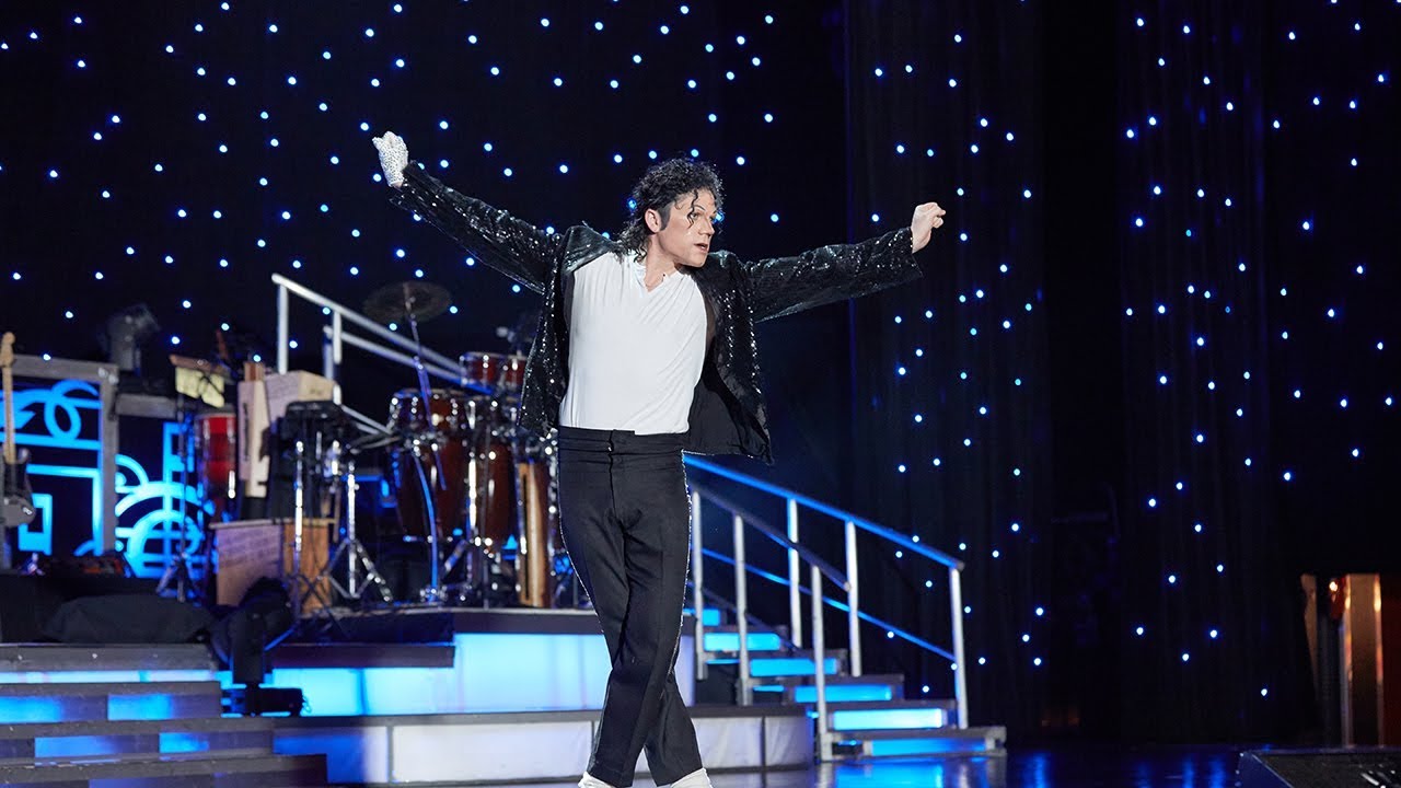 Rock-A-Hula&rsquo;s Michael Jackson is a Thriller | Largest Hawaiian Dinner Show, Oahu