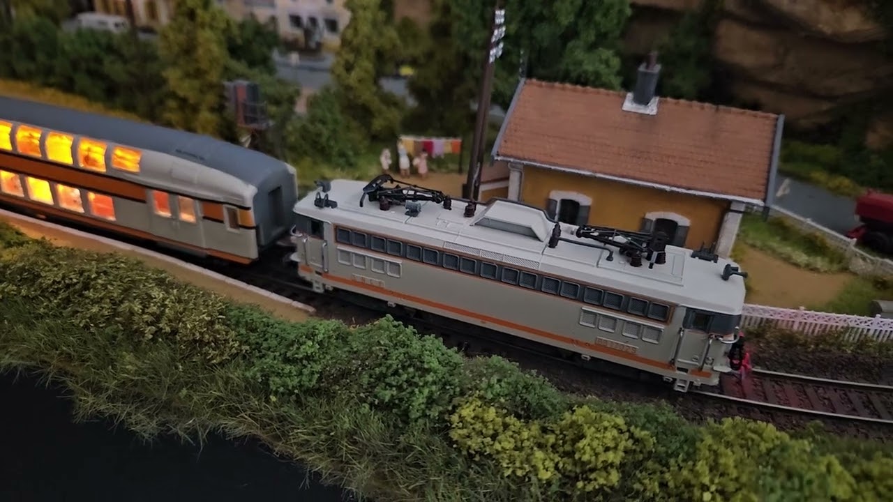 Rame VB2N 6 VOITURES JOUEF HO locomotive BB 17029 JOUEF