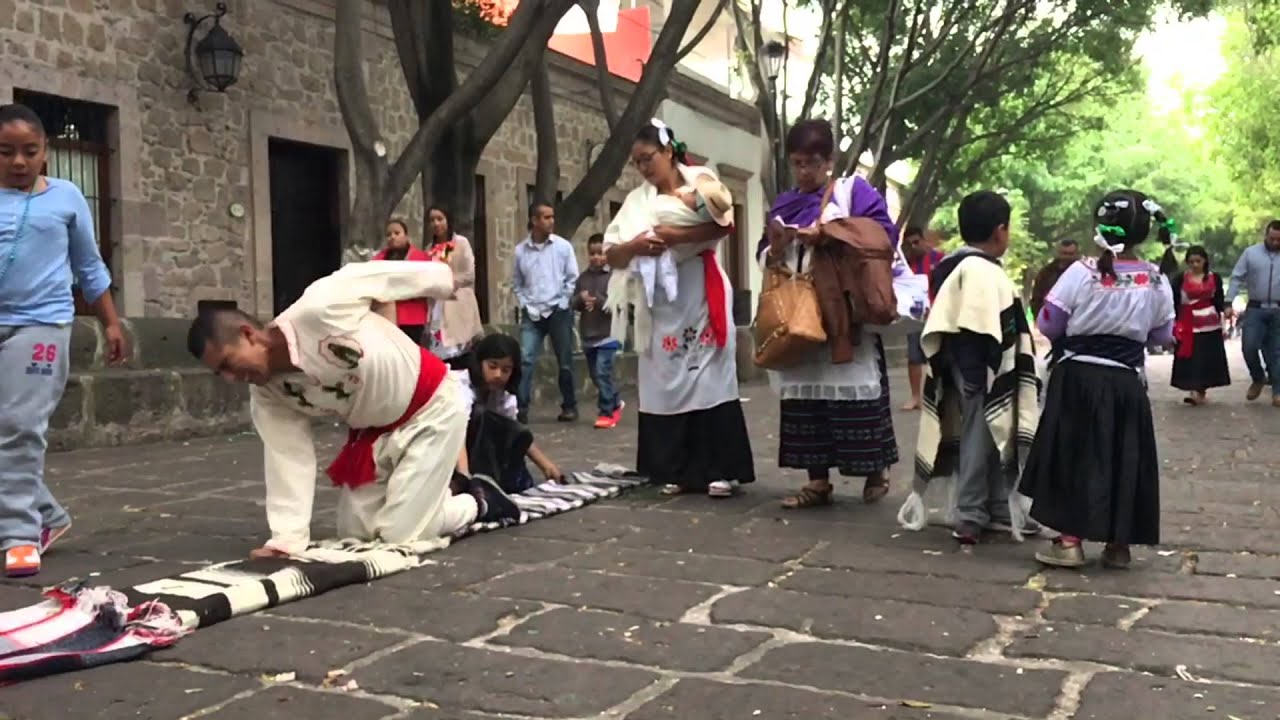 Juan Gabriel le canta al Papa Francisco Morelia, Michoacán