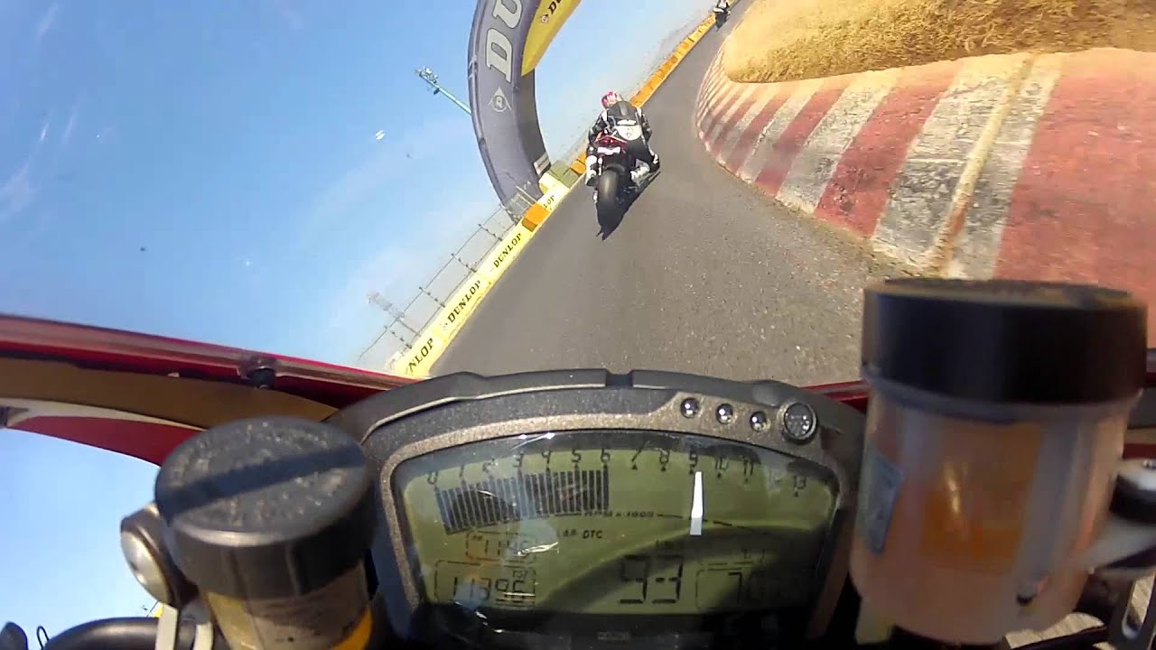 DUCATI 1199 PANIGALE S vs 1198S