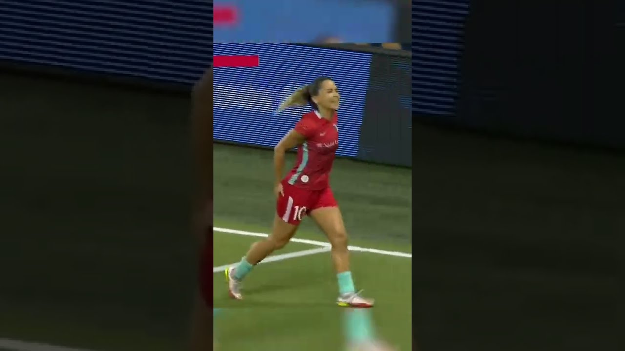 She faked the hamstring injury 😮😂 #funny #celebration #football #Soccer #hyped #shorts