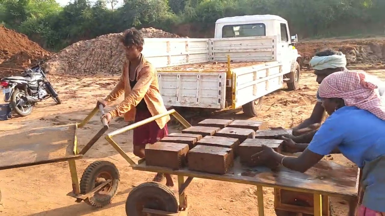 BRICKS MAKEING MACHINE