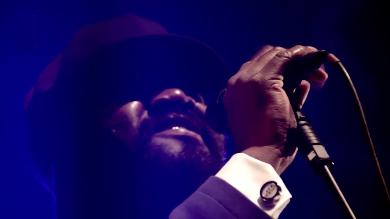 Gregory Porter - Holding On - Live