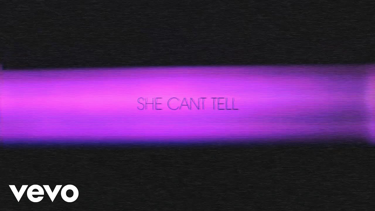MOTHXR - She Can't Tell (Lyric Video)