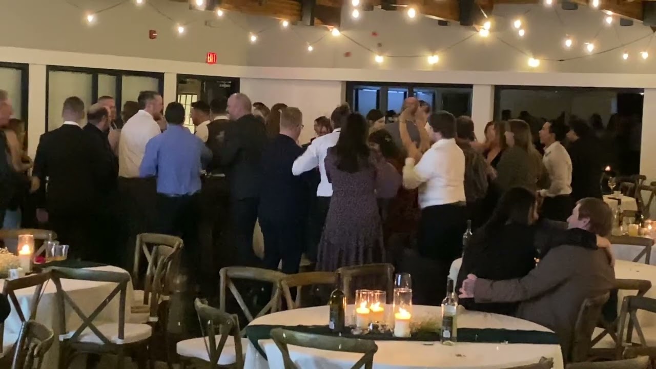 Winnipeg DJ Service - Topps Music Service - Wedding at Elmhurst Golf & Country Club