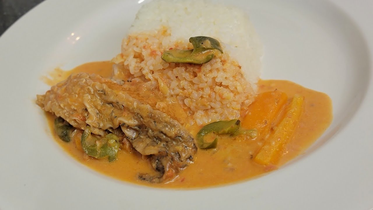 Mchuzi wa Samaki wa Karanga. Mtaamu