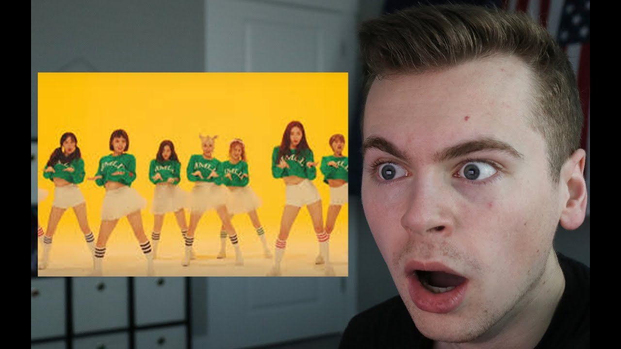 WHOLE BOP ([MV] MOMOLAND (모모랜드) _ BBoom BBoom (뿜뿜) Reaction)