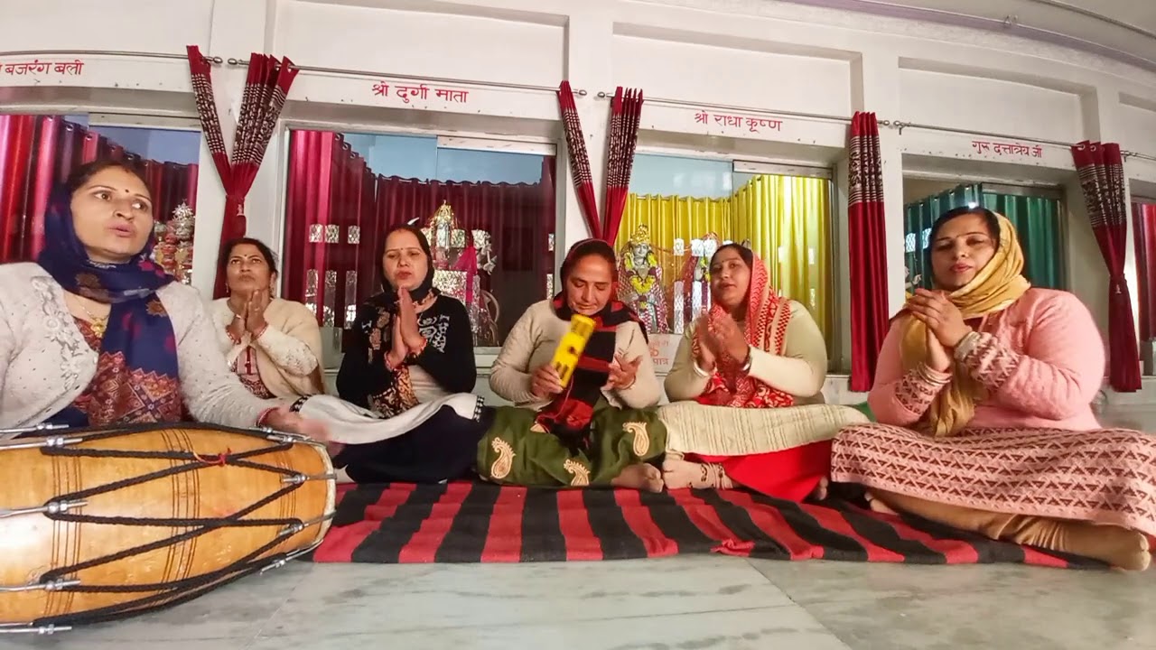 Maa Di Chunri Rangi Hai।। Bhajan।। Kirtan।। Jai Mata Di।। With Lyrics