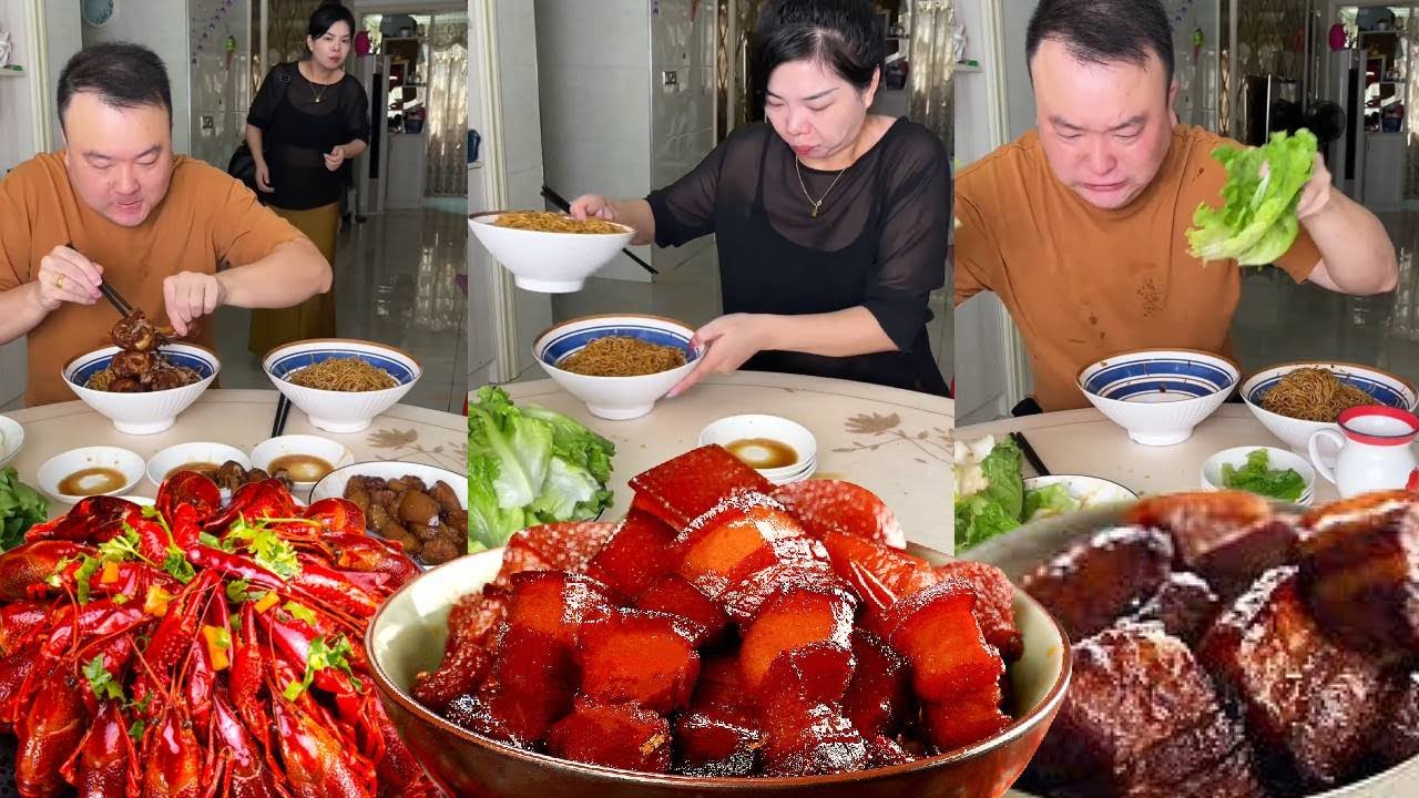 My stingy husband wanted to eat the chicken drumstick alone, so I ate all the meat
