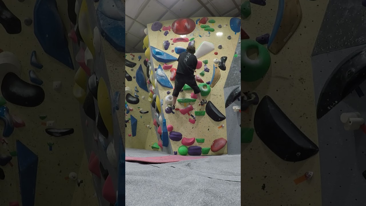 Pinches & Feet, V4+ / Щипки и Ноги, 6B+