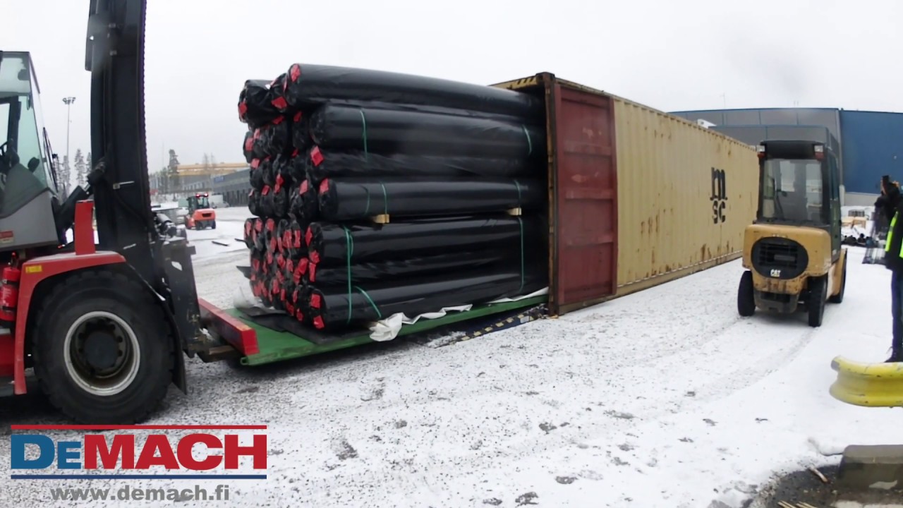 DeMACH ROLLOUT 15 unloading long products from 40ft container