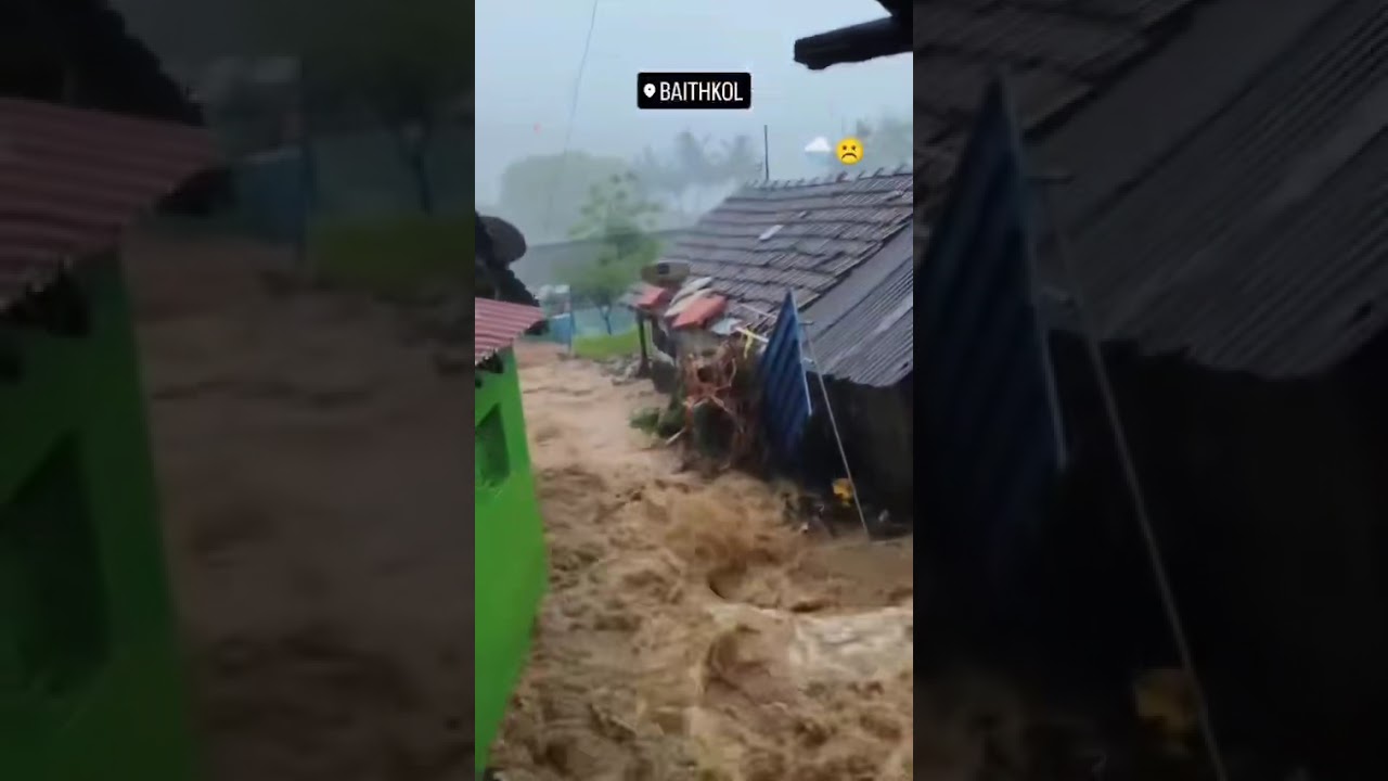Karwar flood☹️☹️😫😫 #savekarwar#savepeople #karwar#nature#flood#landslide #cars
