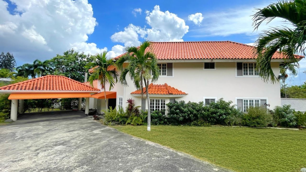 Well Appointed 4 Bedroom 5 Bathroom House for sale at Hyperion Ave, Jacks Hill, St Andrew, Jamaica