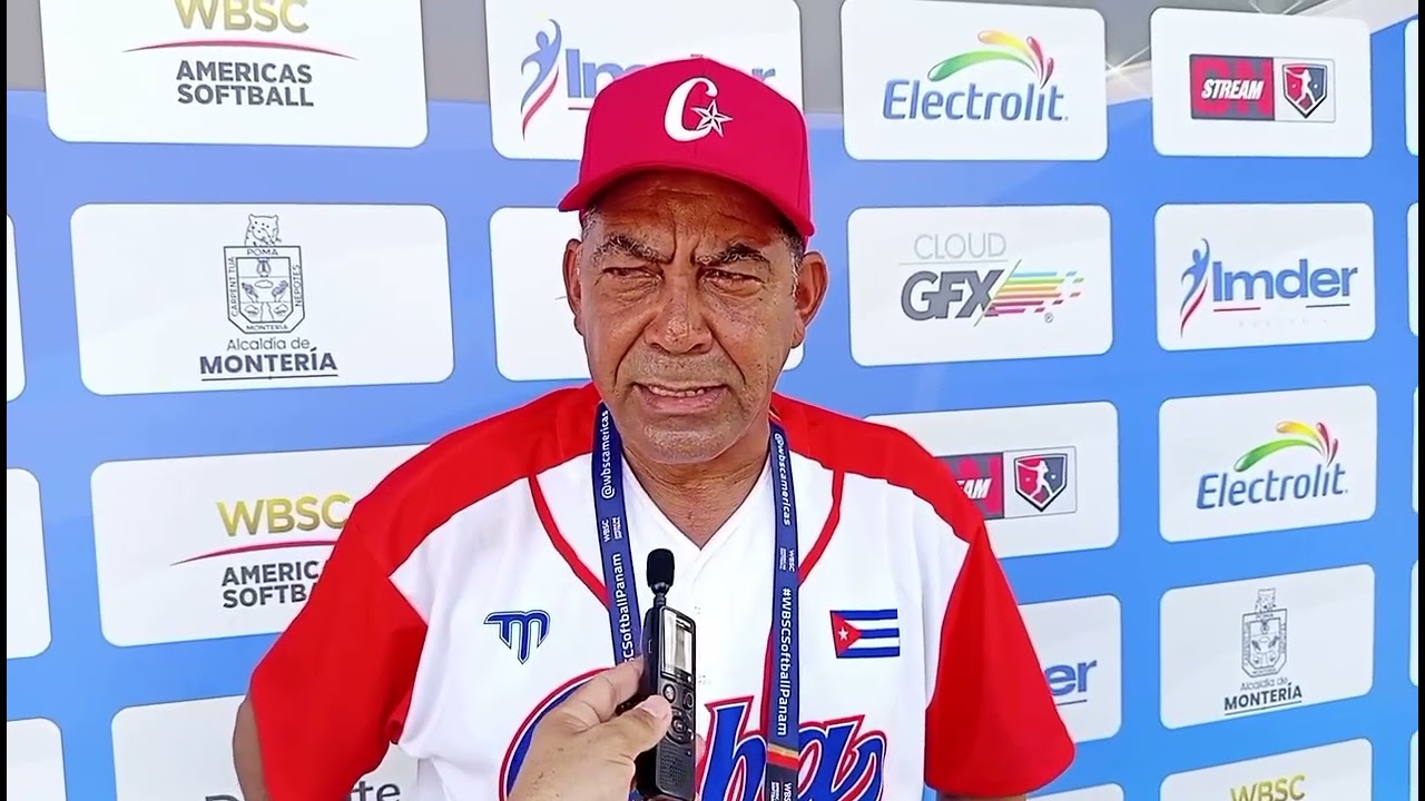 El director del equipo cubano de Sofbool Leonardo Cárdenas ofrece declaraciones .