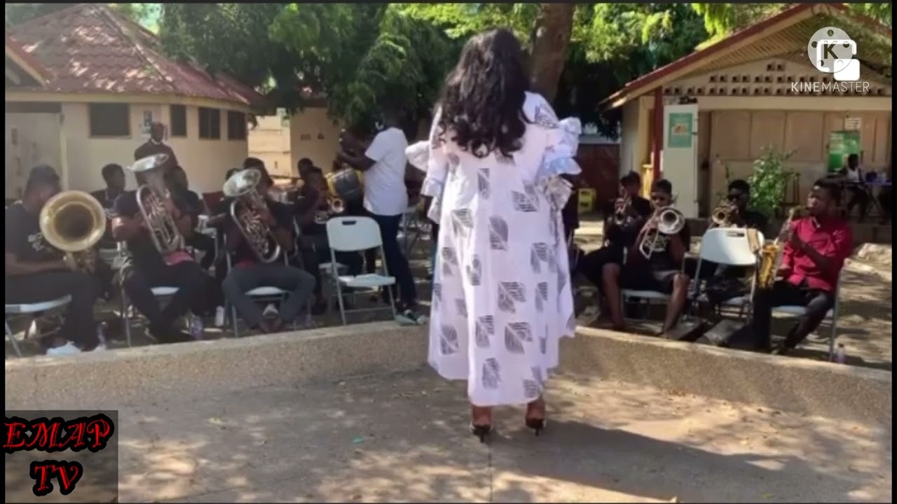 🤩🤩🤩purely Ghanaian tunes from the best brassband in Ghana 🇬🇭 Grooveknot lets Dance 💃 🕺 👍👍👍
