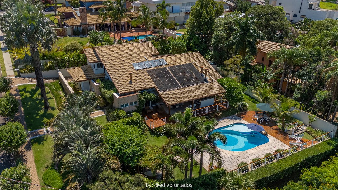 Casa em condomínio em Valinhos: natureza exuberante e conforto te esperam!