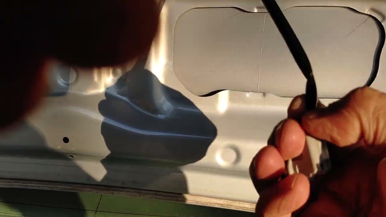 HS250H License Plate Bulb Replacement