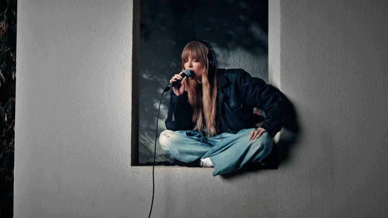 Lu&iacute;sa Sonza - Que O Amor Morra (Ac&uacute;stico)