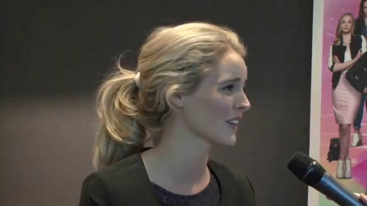 LIZA SIPS - FASHION CHICKS - LIVE FOR FASHION