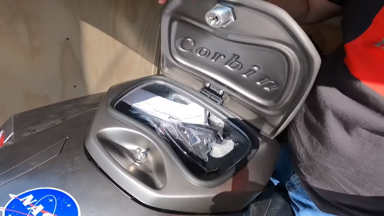 2018 Honda Gold Wing | Corbin Smuggler Motorcycle Seat