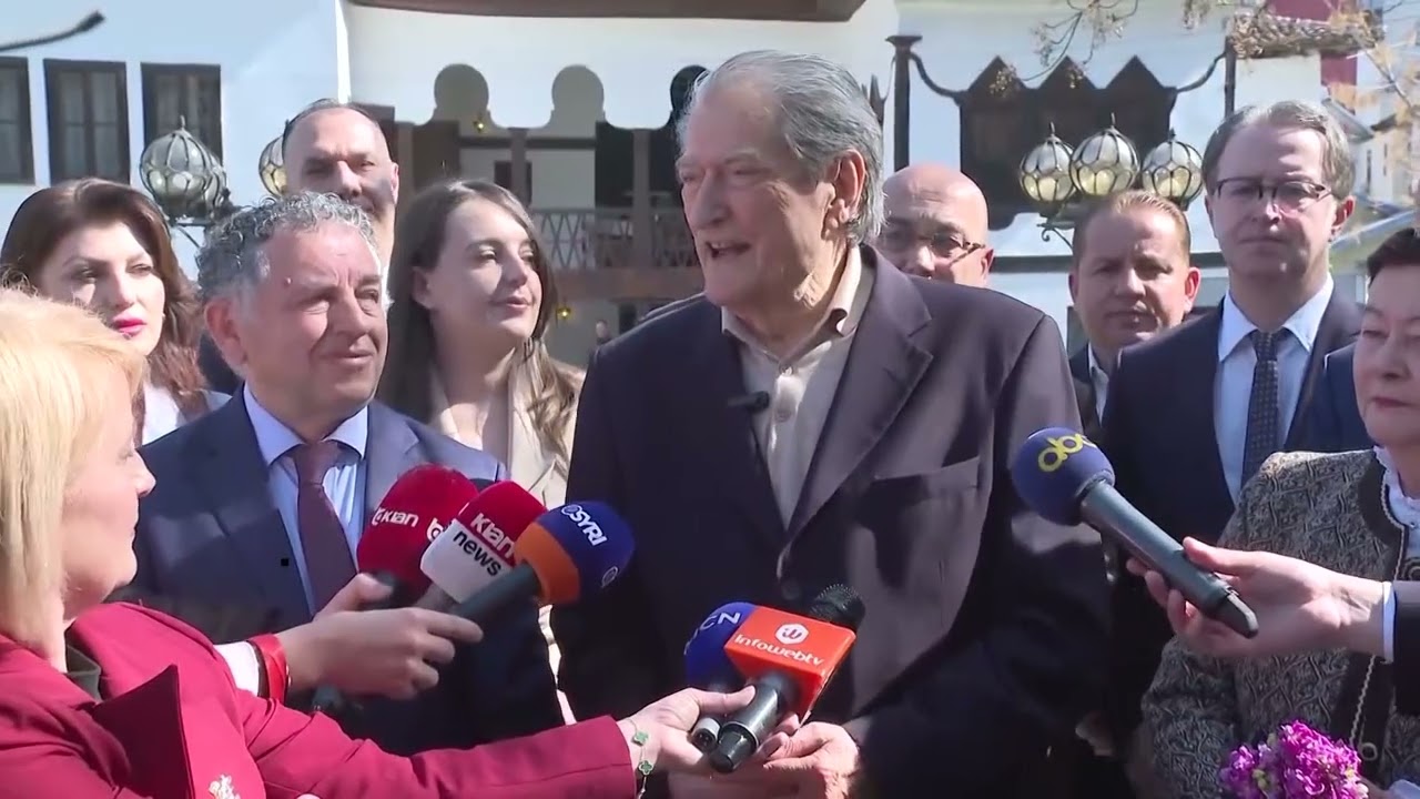 Klan Kews - Berisha uron Ditën e Verës nga Elbasani
