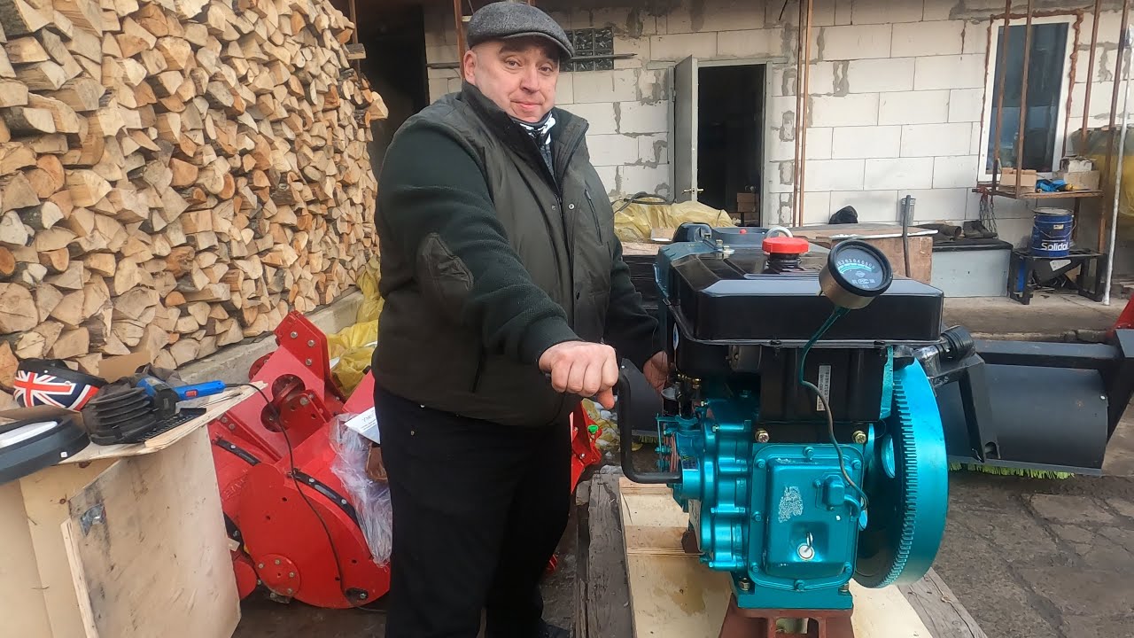 Розпаковую та заводжу тракторний двигун 24к.с.