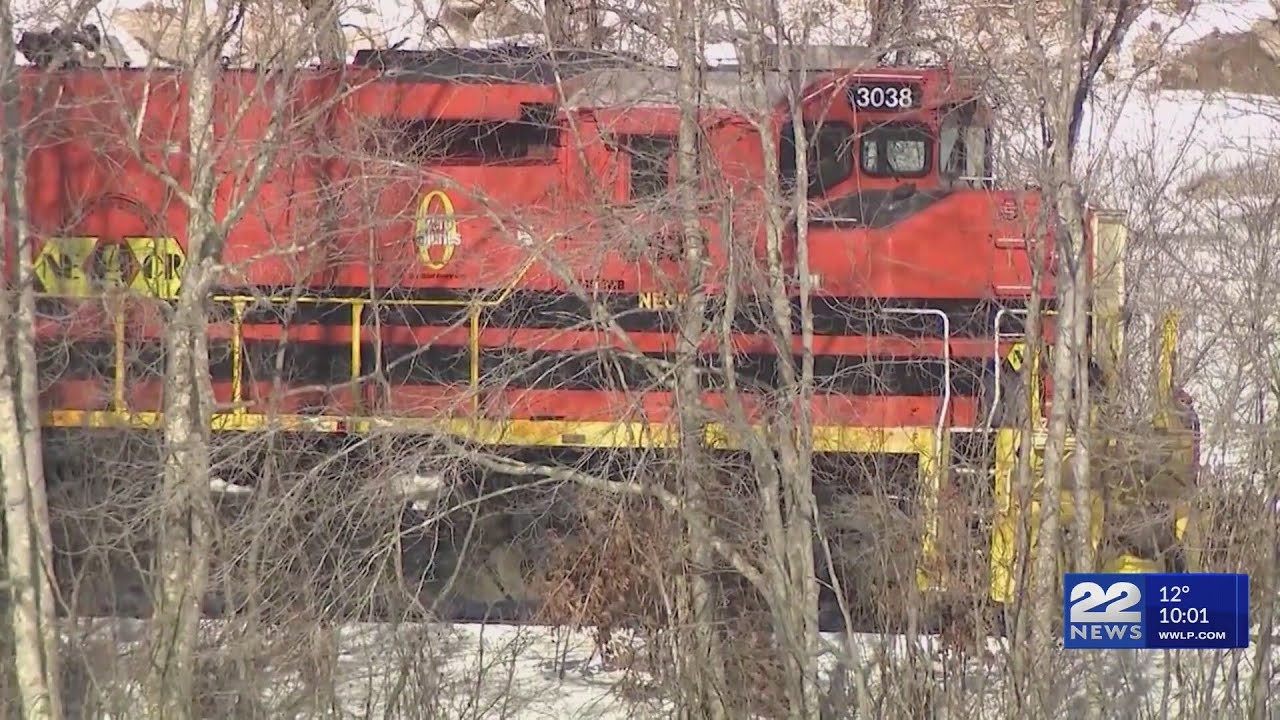 Mansfield, Conn., train derailment leads to shelter-in-place