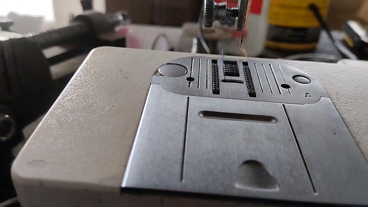 Máquina Singer CP17C. Revisión de protocolo y calibración de hojalador. Parte 2 de 2.