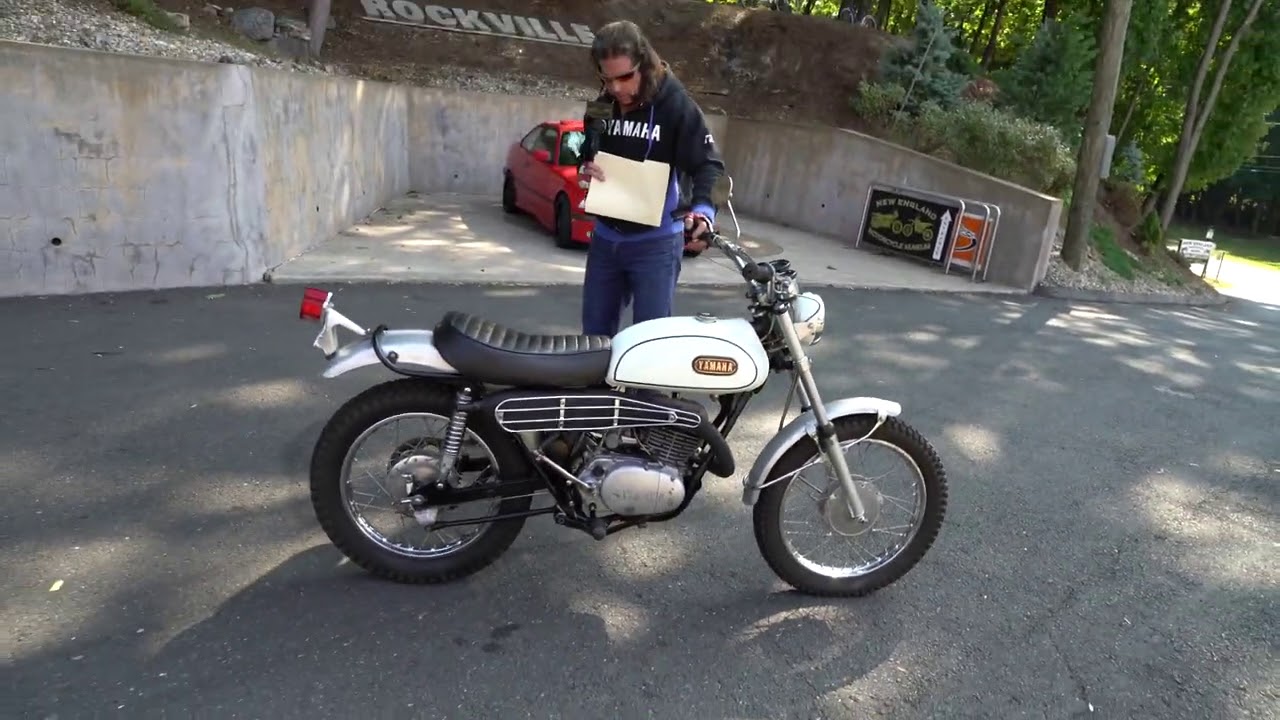 1968 Yamaha DT1 250