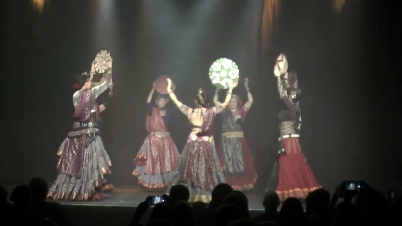 FCBD BASKET Dialect Groupe Performance Werkschau 2022   -Eleen Kim