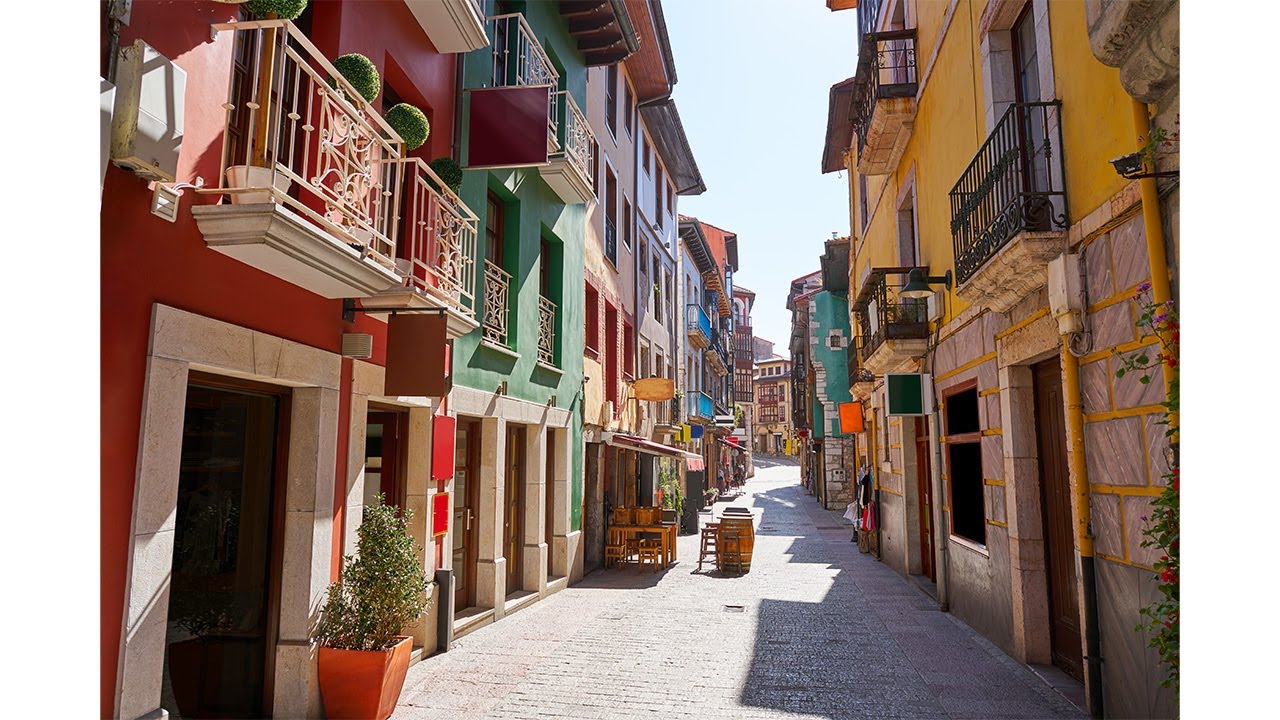 The Spanish town that has it all - LLanes, Asturias Walking Tour- EP6 - The Spain I Never Knew