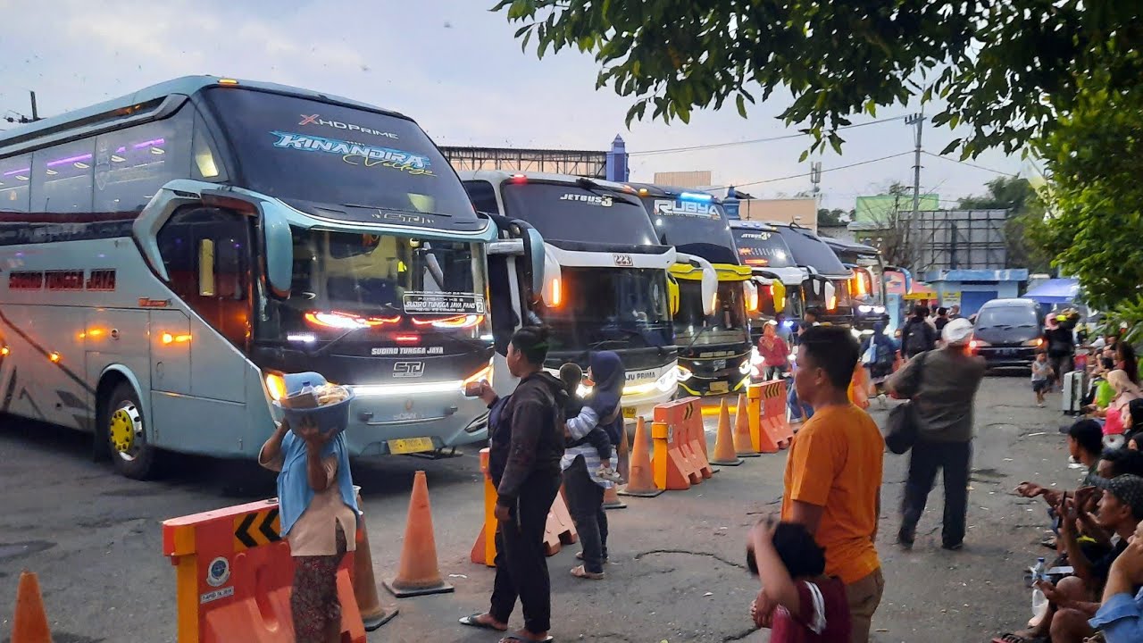 BUS TERMINAL MAOSPATI MAGETAN 24 JAM