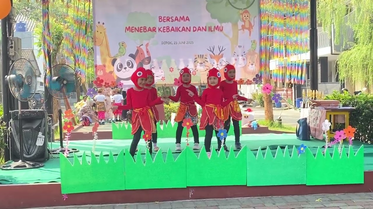 Penampilan tari semut by kelas B2 TK Amaliyah #tarisemut #penampilankelas #anakberani