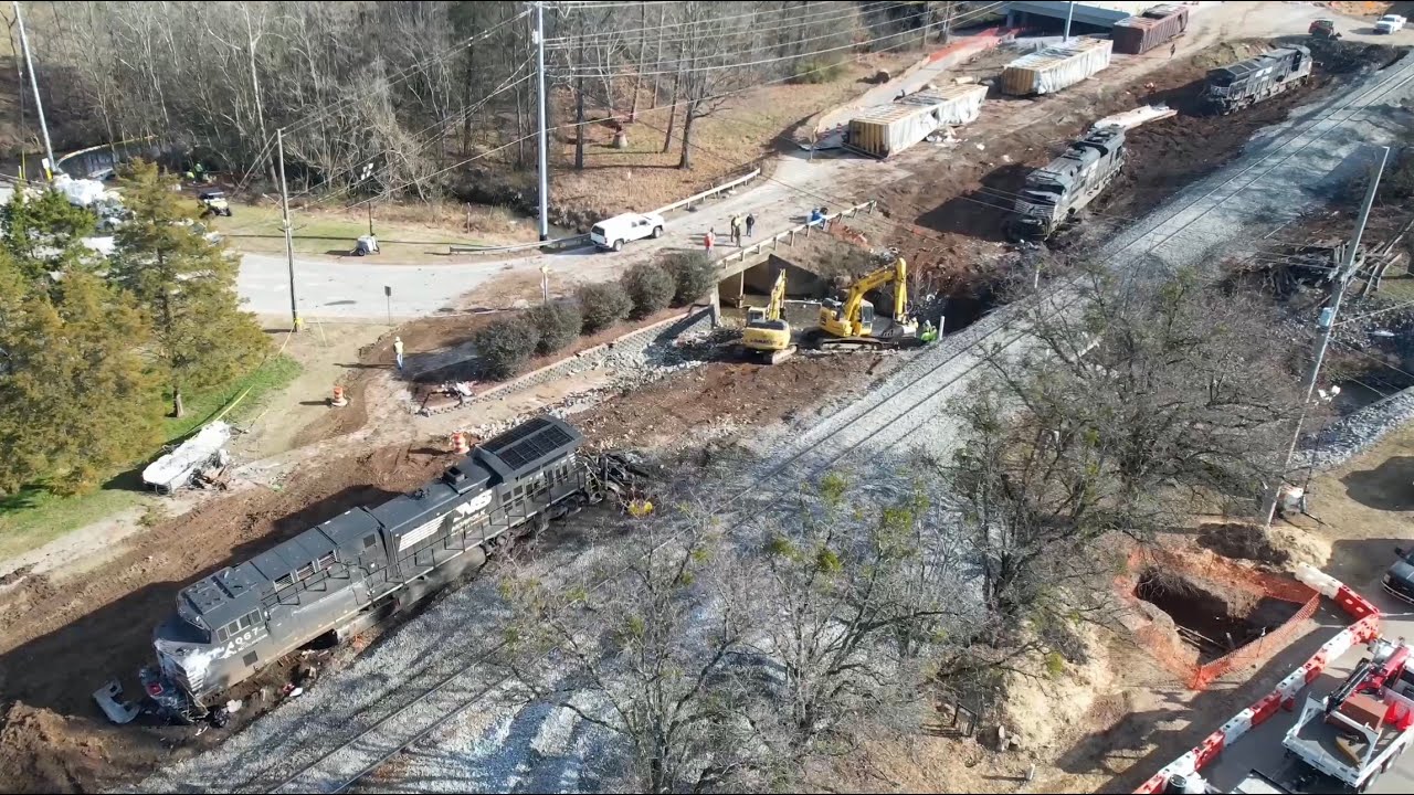 Cleanup of 26C After Derailment at Collegedale and a Long 369 with Multiple DPUs