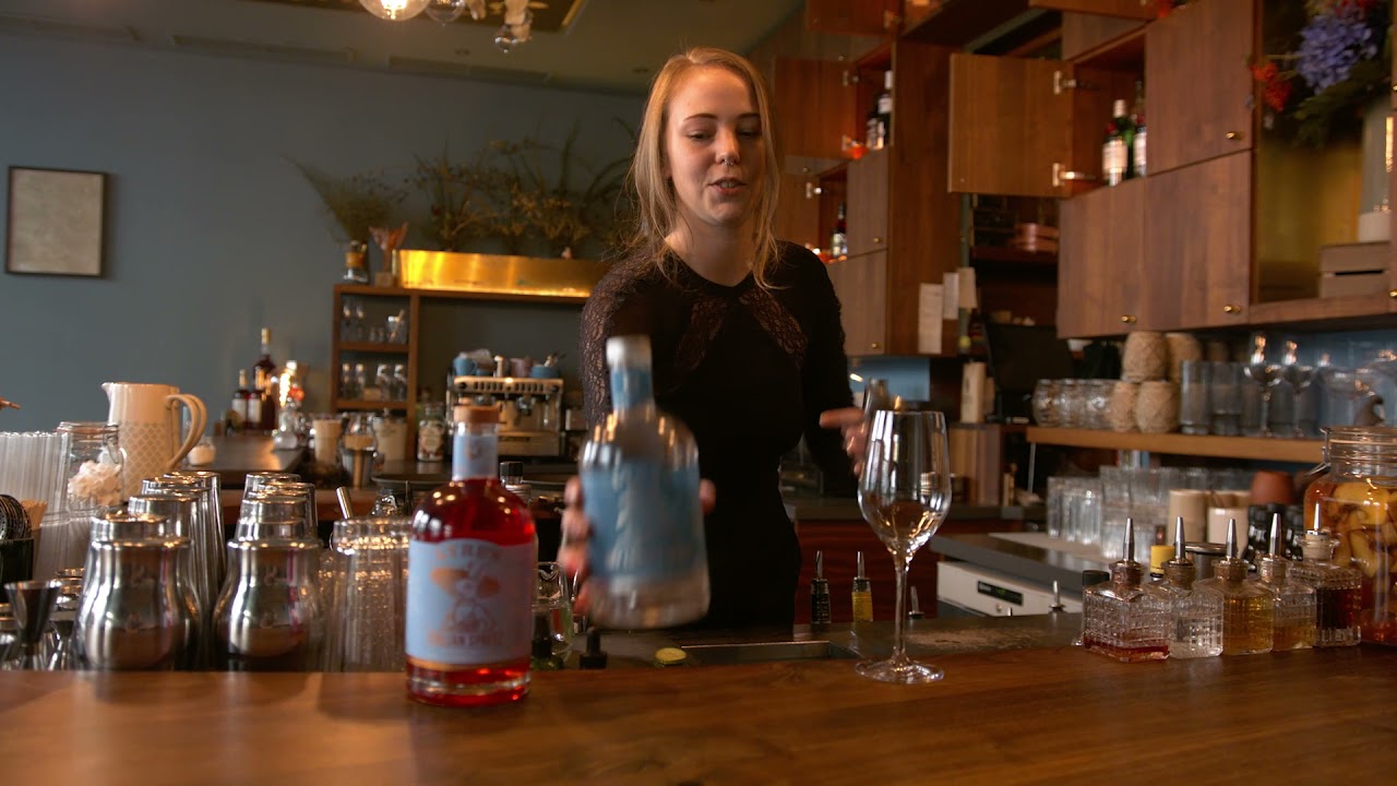 Best Non-Alcoholic Bars In Vienna - Hammond Bar Now Serving Lyre's