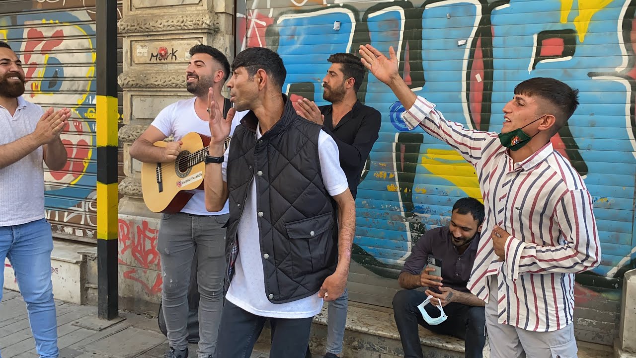 Hiko Baba Taksim İstiklalde Sokak Sanatçıları ile Herkese Dri Yaptı 😂