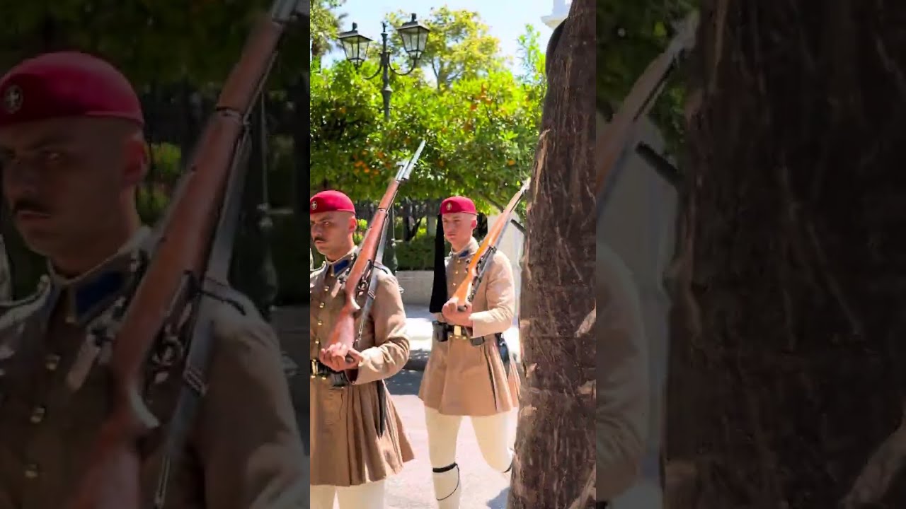 Αλλαγή προεδρικής φρουράς. Προεδρικό Μέγαρο . #greece #travel #athens #history #evzones