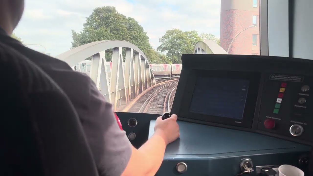 U-Bahn Hamburg - Führerstandsmitfahrt auf der U3 von Barmbek bis Hauptbahnhof Süd