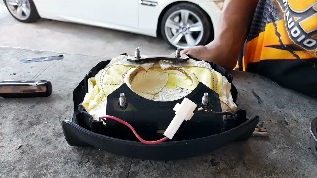 How to repair Stuck On Horn.