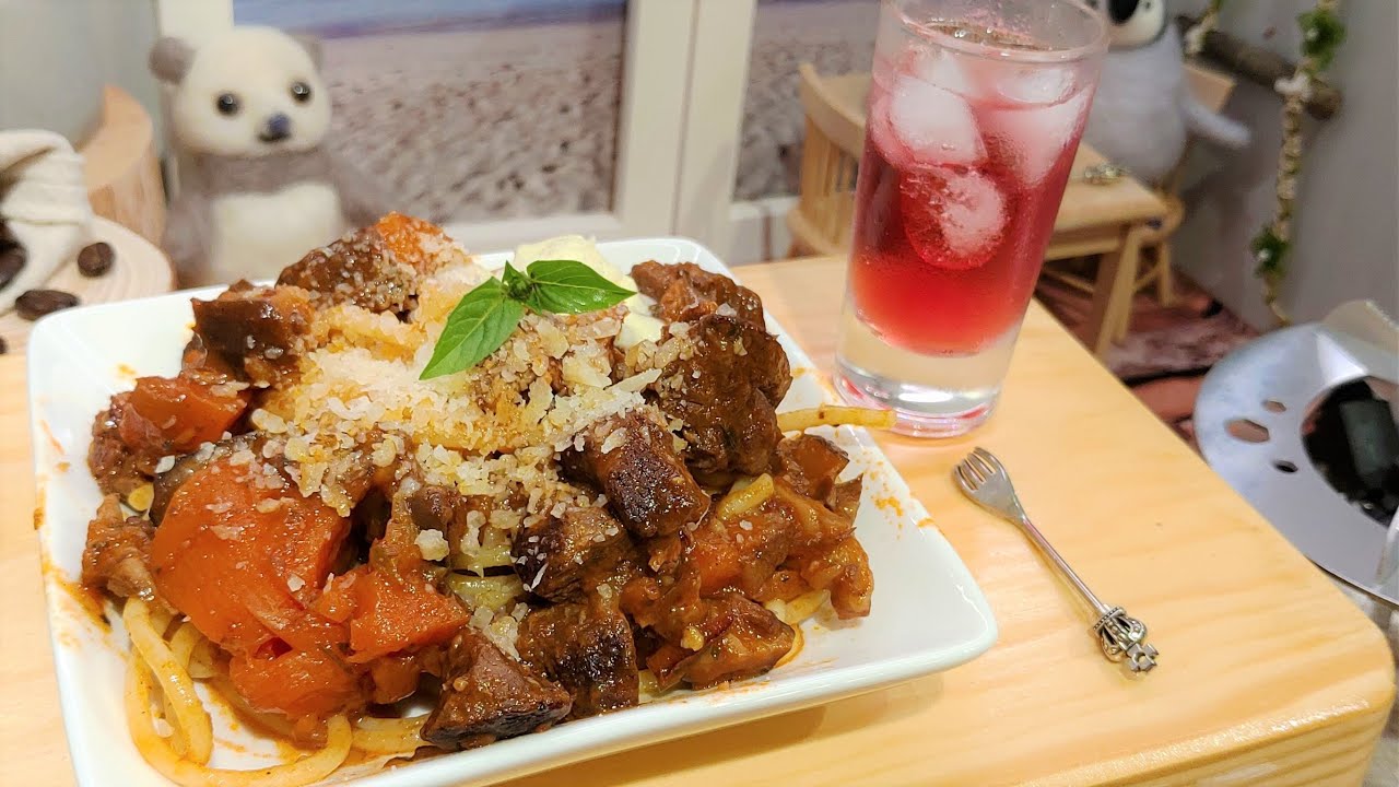 Beef Burgundy Pasta | Recipe with Subtitle | Tiny Cafe