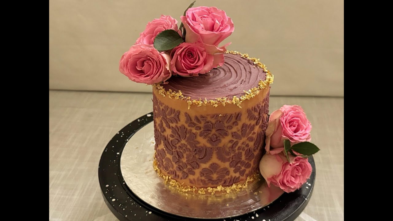 Exquisite Stencil Lace Cake with Pink Roses & Gold Leaf Accents 🌸✨