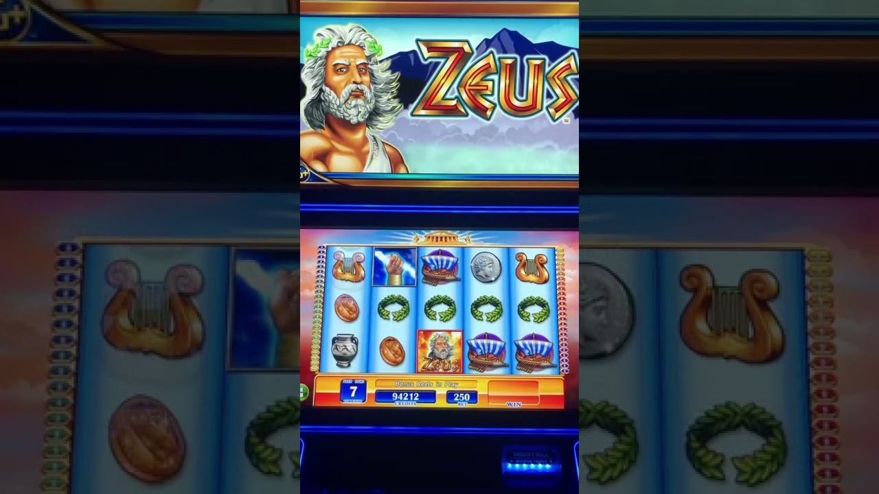 Slot game ZEUS STRIKES HUGE cash win: Bonus Feature #bigwin #bigwinsonslots #slots  #gamblingmachine