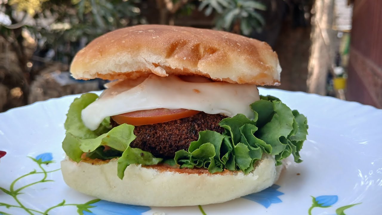 আজ বানালাম চট জলদি দারুণ স্বাদের চিকেন বার্গার #chickenbargar #Bargar