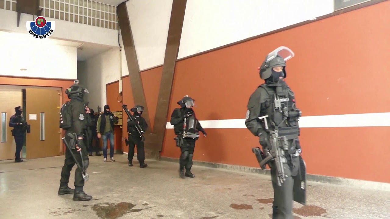 Ertzaintzaren operazioa gizakien salerosketaren aurka/Operación contra la trata de seres humanos