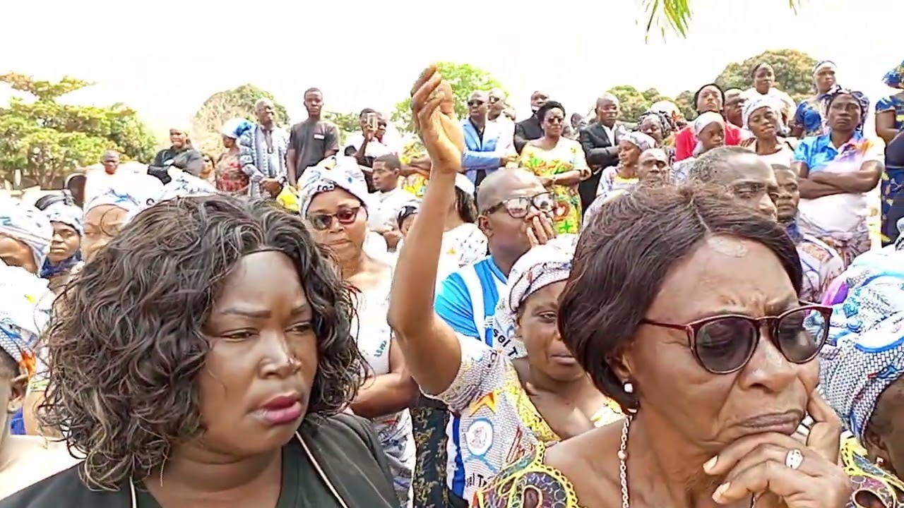 Kiandu Cabinda, Adeus Mano 